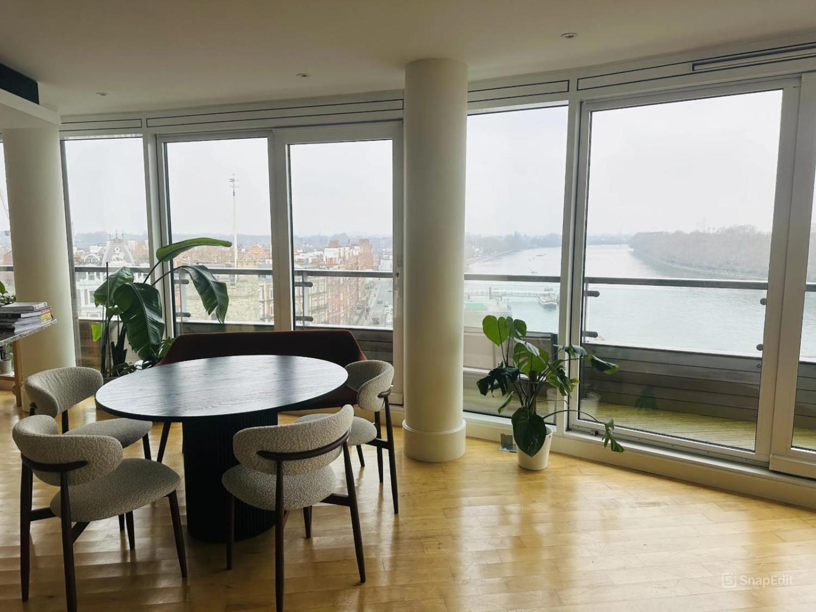 2-bed Penthouse With Unique River Views - Located In London's Iconic Building Appartamento Londra